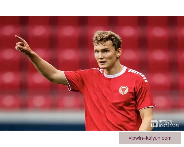 库尔图瓦荣获雅辛奖，成为守门员新标杆，状态回暖引发关注