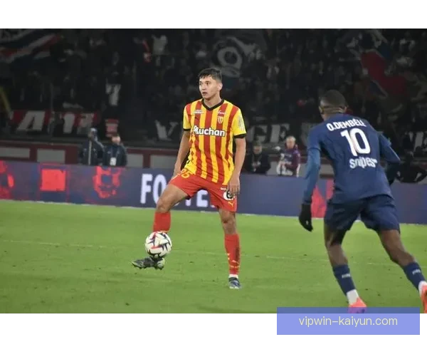 凯文·隆本赛季英超表现稳健，防守数据持续提升